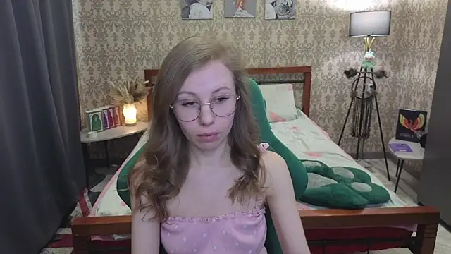 Lill Mary online show from March 2026 04:36:02 AM