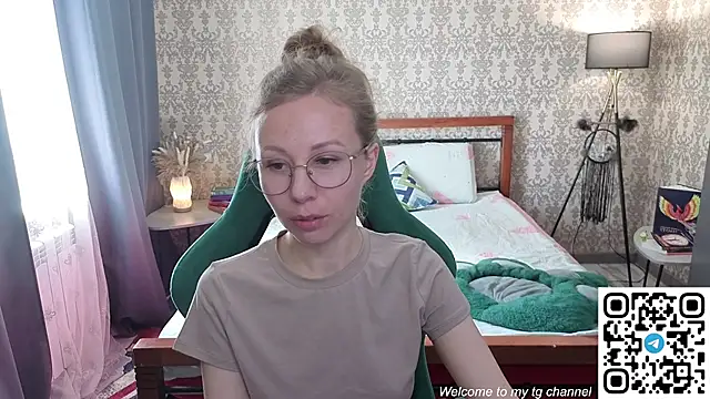 Lill Mary online show from May 2026 03:14:01 AM