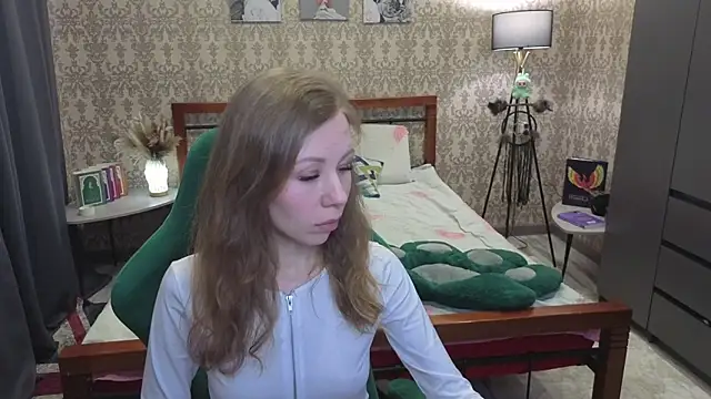 Lill Mary online show from April 2026 02:46:01 AM