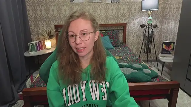 Lill Mary online show from March 2026 02:43:02 AM