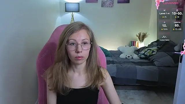 Lill Mary online show from September 2025 01:34:01 AM