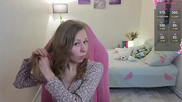 Lill Mary online show from October 2025 03:37:01 AM