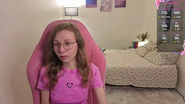 Lill Mary online show from November 2025 04:05:02 AM