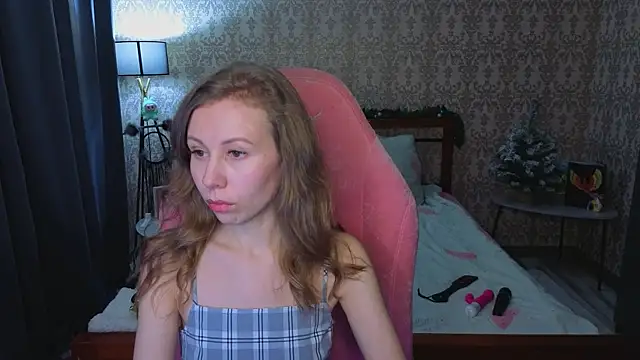 Lill Mary online show from December 2025 03:00:02 AM