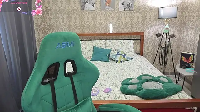 Lill Mary online show from February 2026 05:04:01 AM