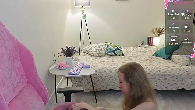 Lill Mary online show from November 2025 07:24:02 AM