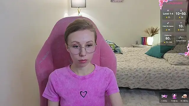 Lill Mary online show from October 2025 05:28:01 AM