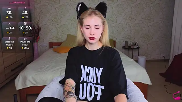 Snapshot of LunaBelli chatting on November 2025 08:34:01 PM LunaBelli online show from November 2025 08:34:01 PM