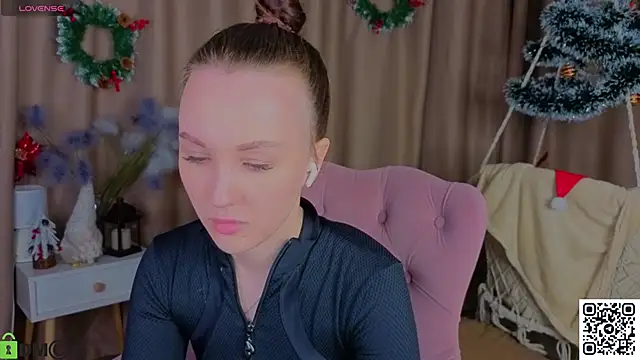 Snapshot of Wendy_mm chatting on December 2025 09:04:02 AM Wendy mm online show from December 2025 09:04:02 AM