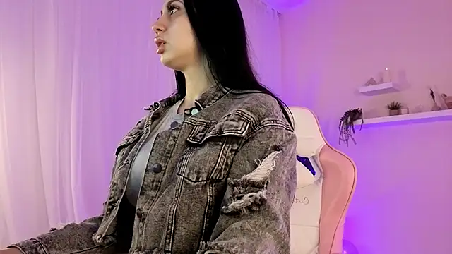 BetsyGonzale online show from April 2026 04:02:02 AM