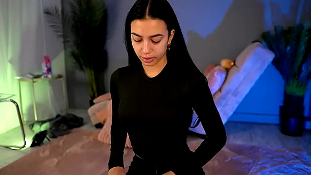 BetsyGonzale online show from October 2025 04:01:01 AM