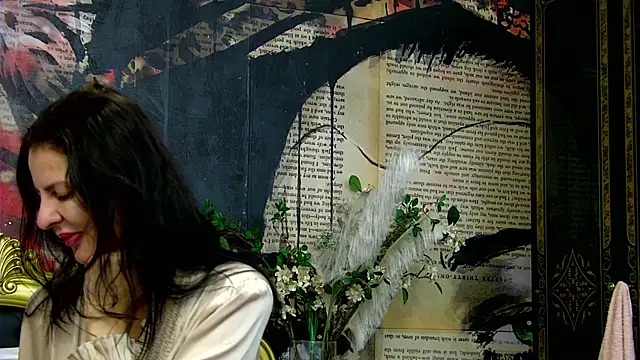 TessaKlarn online show from October 2025 05:39:01 AM