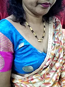 Snapshot of anuradha1432 chatting on December 2025 09:02:02 AM anuradha1432 online show from December 2025 09:02:02 AM