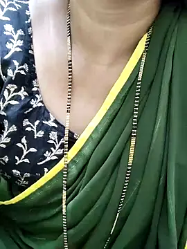 Snapshot of anuradha1432 chatting on November 2025 12:58:02 AM anuradha1432 online show from November 2025 12:58:02 AM