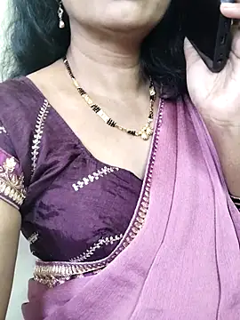 Snapshot of anuradha1432 chatting on November 2025 09:09:01 AM anuradha1432 online show from November 2025 09:09:01 AM