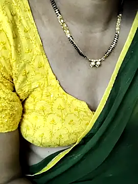 Snapshot of anuradha1432 chatting on November 2025 12:04:01 PM anuradha1432 online show from November 2025 12:04:01 PM