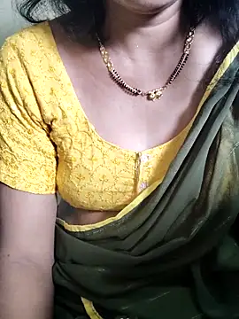 Snapshot of anuradha1432 chatting on November 2025 08:03:02 AM anuradha1432 online show from November 2025 08:03:02 AM