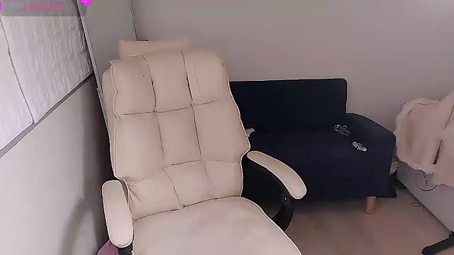 who Lilly online show from September 2025 06:07:02 AM