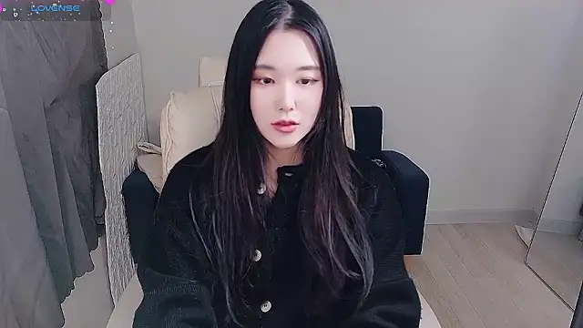 who Lilly online show from November 2025 01:00:02 PM