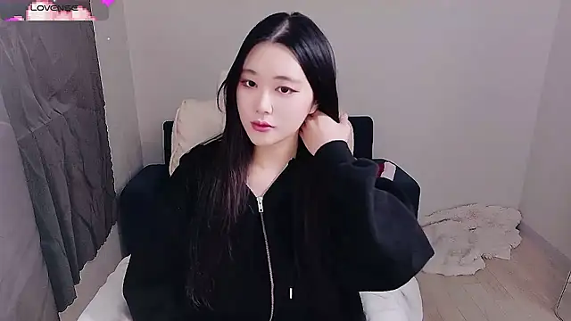 who Lilly online show from December 2025 12:09:02 PM