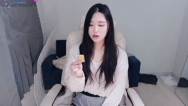 who Lilly online show from December 2025 12:04:01 PM