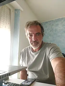 Snapshot of Marcolino183 chatting on May 2026 12:58:01 PM Marcolino183 online show from May 2026 12:58:01 PM