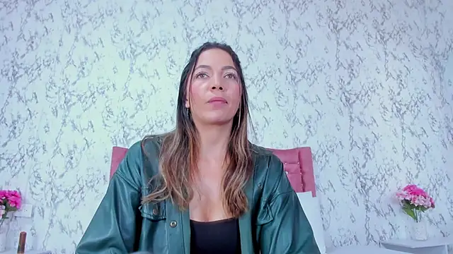 Snapshot of Mia_Malkovaa_ chatting on November 2025 04:18:02 PM Mia Malkovaa online show from November 2025 04:18:02 PM