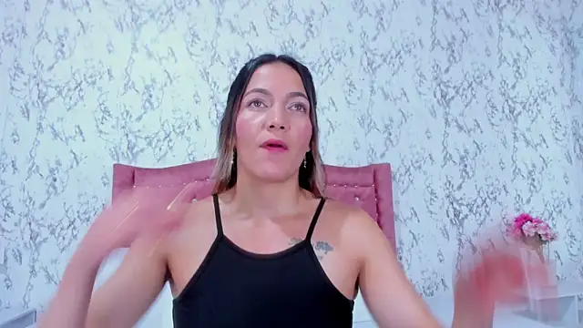 Snapshot of Mia_Malkovaa_ chatting on November 2025 04:12:01 PM Mia Malkovaa online show from November 2025 04:12:01 PM