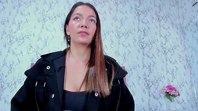 Snapshot of Mia_Malkovaa_ chatting on December 2025 04:22:01 PM Mia Malkovaa online show from December 2025 04:22:01 PM