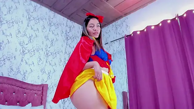 Snapshot of Mia_Malkovaa_ chatting on October 2025 04:25:02 PM Mia Malkovaa online show from October 2025 04:25:02 PM