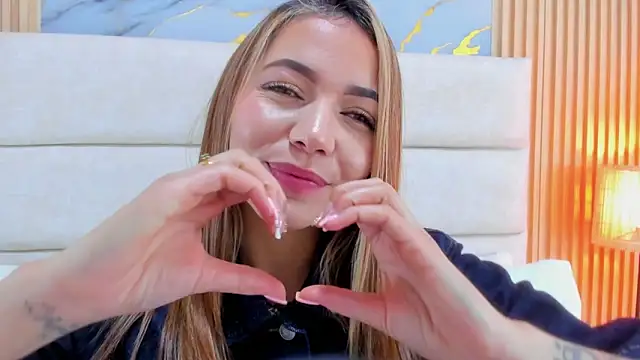 Mia Malkovaa  online show from June 2026 03:44:01 PM