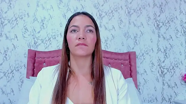Mia Malkovaa  online show from October 2025 04:48:02 PM