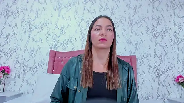 Snapshot of Mia_Malkovaa_ chatting on October 2025 04:17:01 PM Mia Malkovaa online show from October 2025 04:17:01 PM