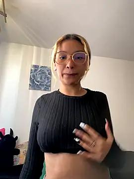 baby lizy online show from September 2025 09:21:02 PM