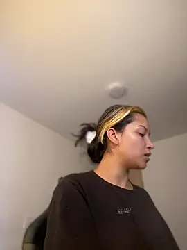 Snapshot of baby_lizy chatting on December 2025 08:30:01 PM baby lizy online show from December 2025 08:30:01 PM