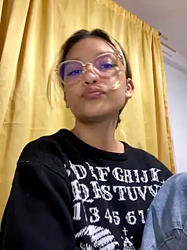 baby lizy online show from October 2025 01:31:01 AM