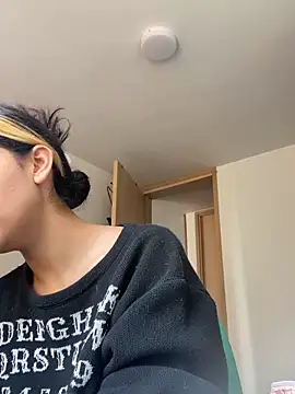baby lizy online show from October 2025 07:11:02 PM