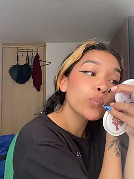 baby lizy online show from October 2025 06:09:02 PM
