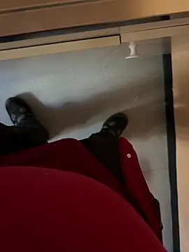 Snapshot of lescoquin2215 chatting on February 2026 08:47:02 AM lescoquin2215 online show from February 2026 08:47:02 AM