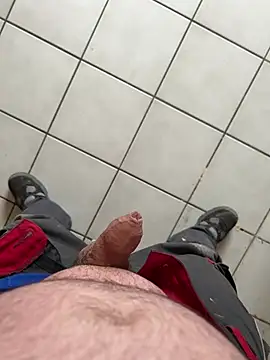 Snapshot of lescoquin2215 chatting on February 2026 09:44:02 AM lescoquin2215 online show from February 2026 09:44:02 AM