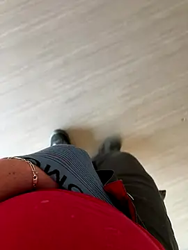 Snapshot of lescoquin2215 chatting on January 2026 10:41:02 AM lescoquin2215 online show from January 2026 10:41:02 AM