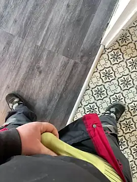 Snapshot of lescoquin2215 chatting on December 2024 08:37:02 AM lescoquin2215 online show from December 2024 08:37:02 AM