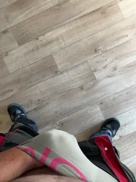 Snapshot of lescoquin2215 chatting on October 2025 01:45:01 PM lescoquin2215 online show from October 2025 01:45:01 PM