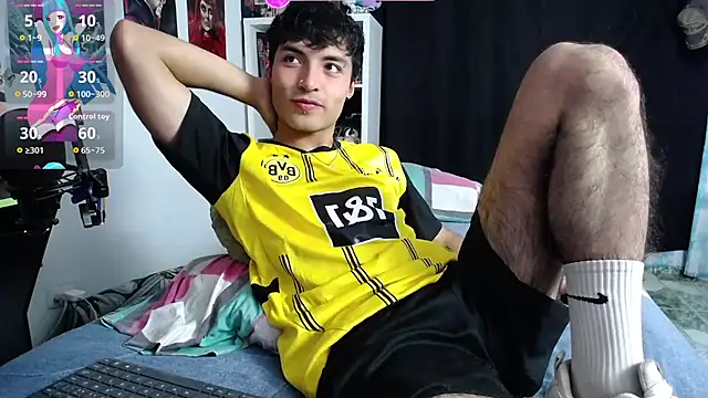 Snapshot of dylan_fun18 chatting on December 2025 10:04:01 PM dylan fun18 online show from December 2025 10:04:01 PM