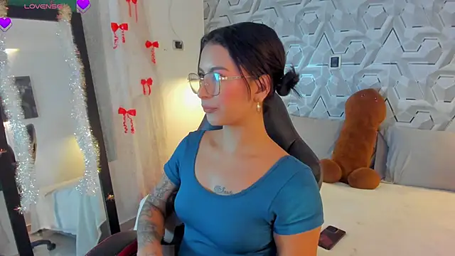 Sophiee Hill online show from April 2026 07:10:01 AM