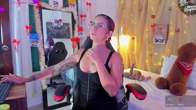 Sophiee Hill online show from December 2025 01:15:01 PM