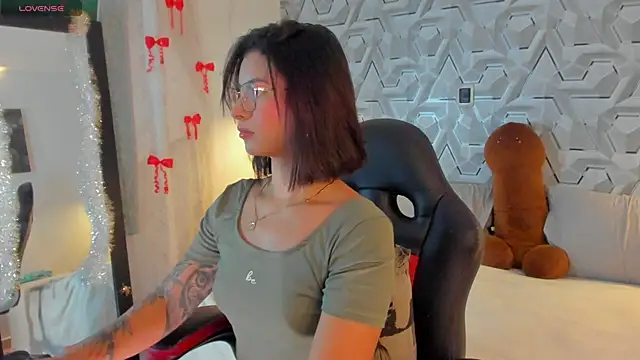 Sophiee Hill online show from April 2026 07:15:02 AM