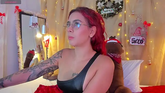 Sophiee Hill online show from November 2025 04:51:02 PM