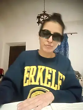 Snapshot of AlexandraMello29 chatting on December 2024 08:34:01 PM AlexandraMello29 online show from December 2024 08:34:01 PM