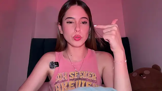 Snapshot of alice_guerin_ chatting on July 2026 04:20:01 AM alice guerin online show from July 2026 04:20:01 AM